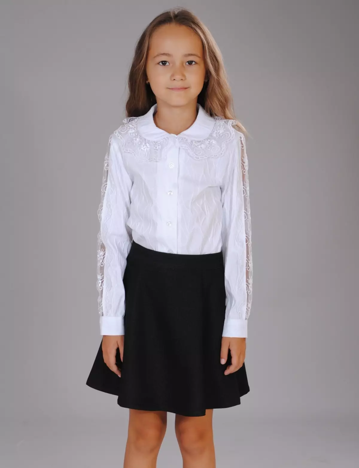 Cutie Susie (52 fotos): Uniforme da escola, vestidos, trajes e roupas para crianças para meninas 7 anos, produto 3792_13