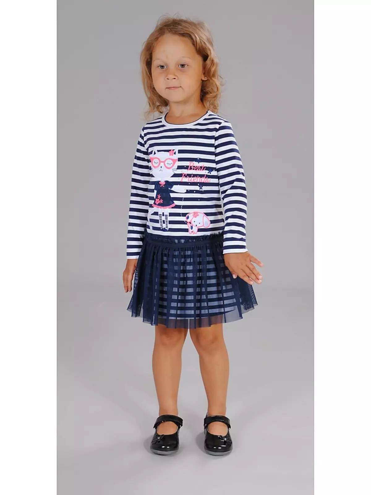 Cutie Susie (52 foto): uniforme scolastica, abiti, costumi e altri indumenti per bambini per ragazze 7 anni, recensioni di prodotti 3792_27