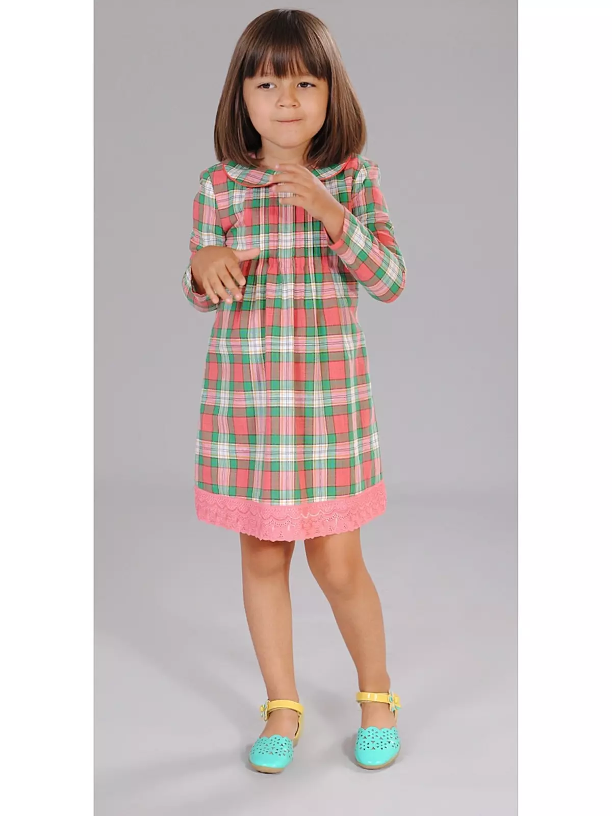 Cutie Susie (52 fotos): Uniforme da escola, vestidos, trajes e roupas para crianças para meninas 7 anos, produto 3792_29