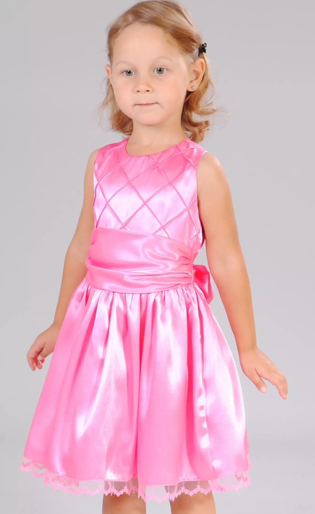 Cutie Susie (52 foto): uniforme scolastica, abiti, costumi e altri indumenti per bambini per ragazze 7 anni, recensioni di prodotti 3792_35