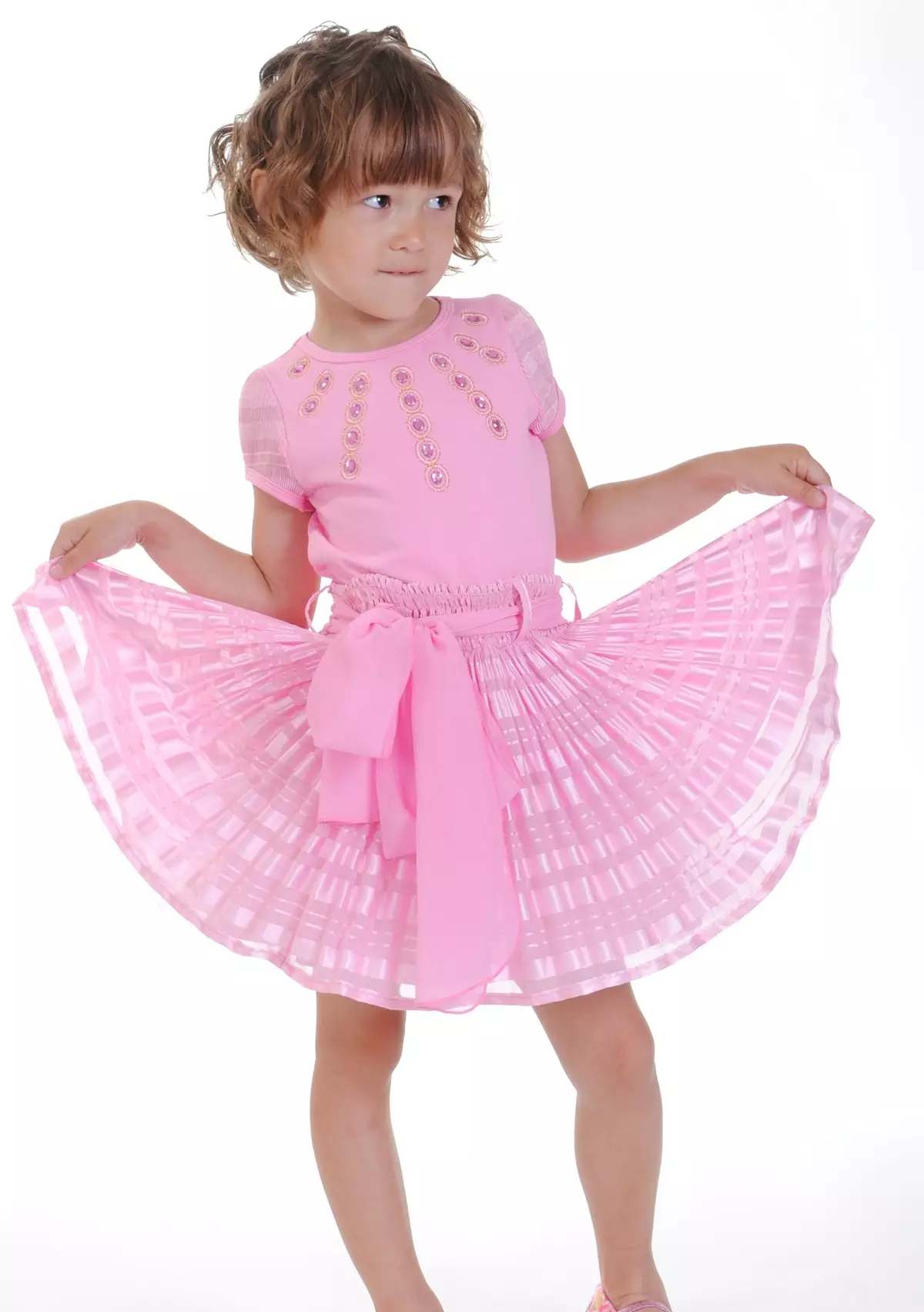 Cutie Susie (52 billeder): skoleuniform, kjoler, kostumer og andre børnetøj til piger 7 år, produktanmeldelser 3792_37