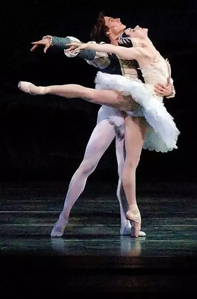 Bloch (59 Fotoen): Ballethangen an Danz Surakers, Poines, Schong an aner Ballet Schong 3796_17