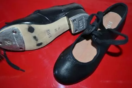 Bloch (59 fotos): zapatos de ballet y zapatillas de deporte de baile, puntas, zapatos y otros zapatos de ballet 3796_39