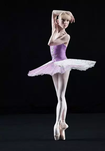 Bloch (59 Fotoen): Ballethangen an Danz Surakers, Poines, Schong an aner Ballet Schong 3796_55