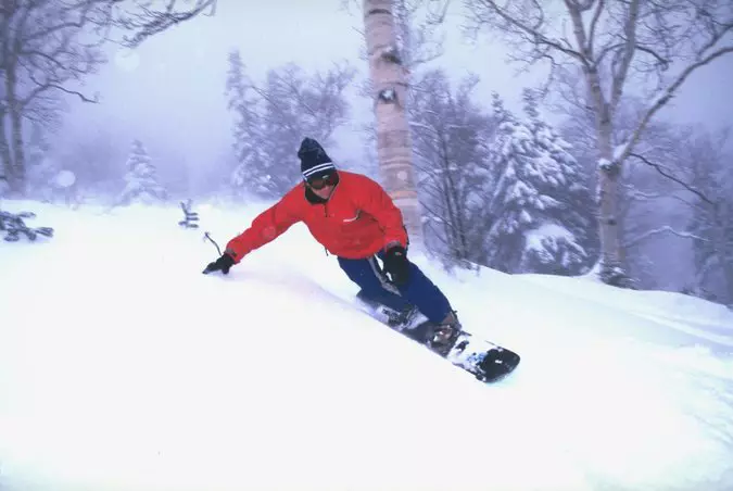 Pakéan Burton (59 Poto): Snowboards sareng pakean snowboard, kantong, jaket sareng sapatu awéwé 3799_18