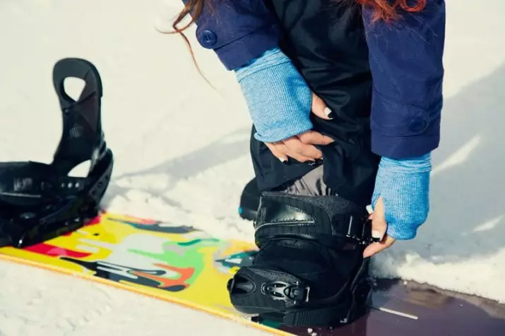 Hotunan Bugton (59 Hoto): Snowboards da suturar dusar kankara, jakunkuna, jaket da takalmin mata 3799_35