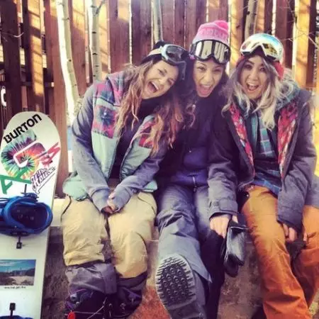 Burton odjeća (59 fotografija): snowboards i snowboard odjeća, ruksaci, jakne i ženske čizme 3799_37