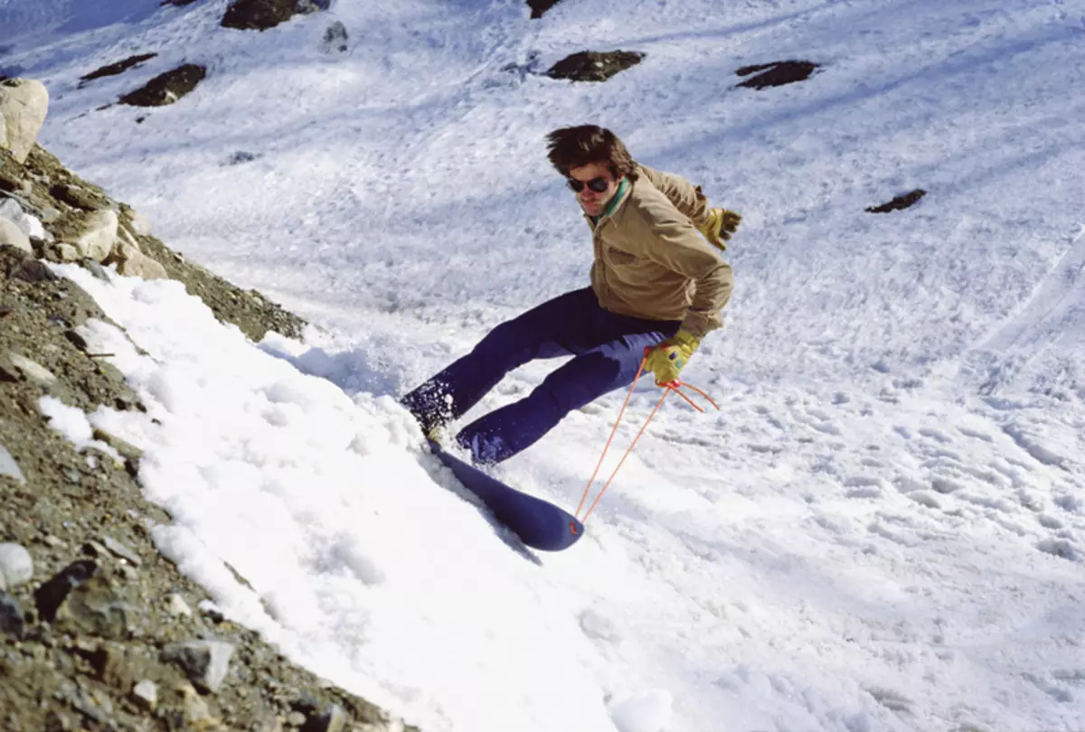 Burton Clothing (59 foto's): Snowboards en snowboard klean, rêchsekjes, jassen en laarzen foar froulju 3799_4