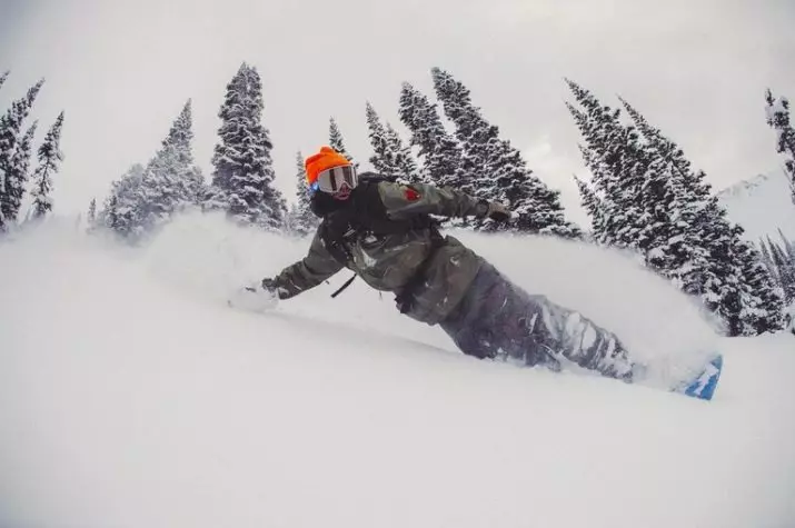 Pakéan Burton (59 Poto): Snowboards sareng pakean snowboard, kantong, jaket sareng sapatu awéwé 3799_50