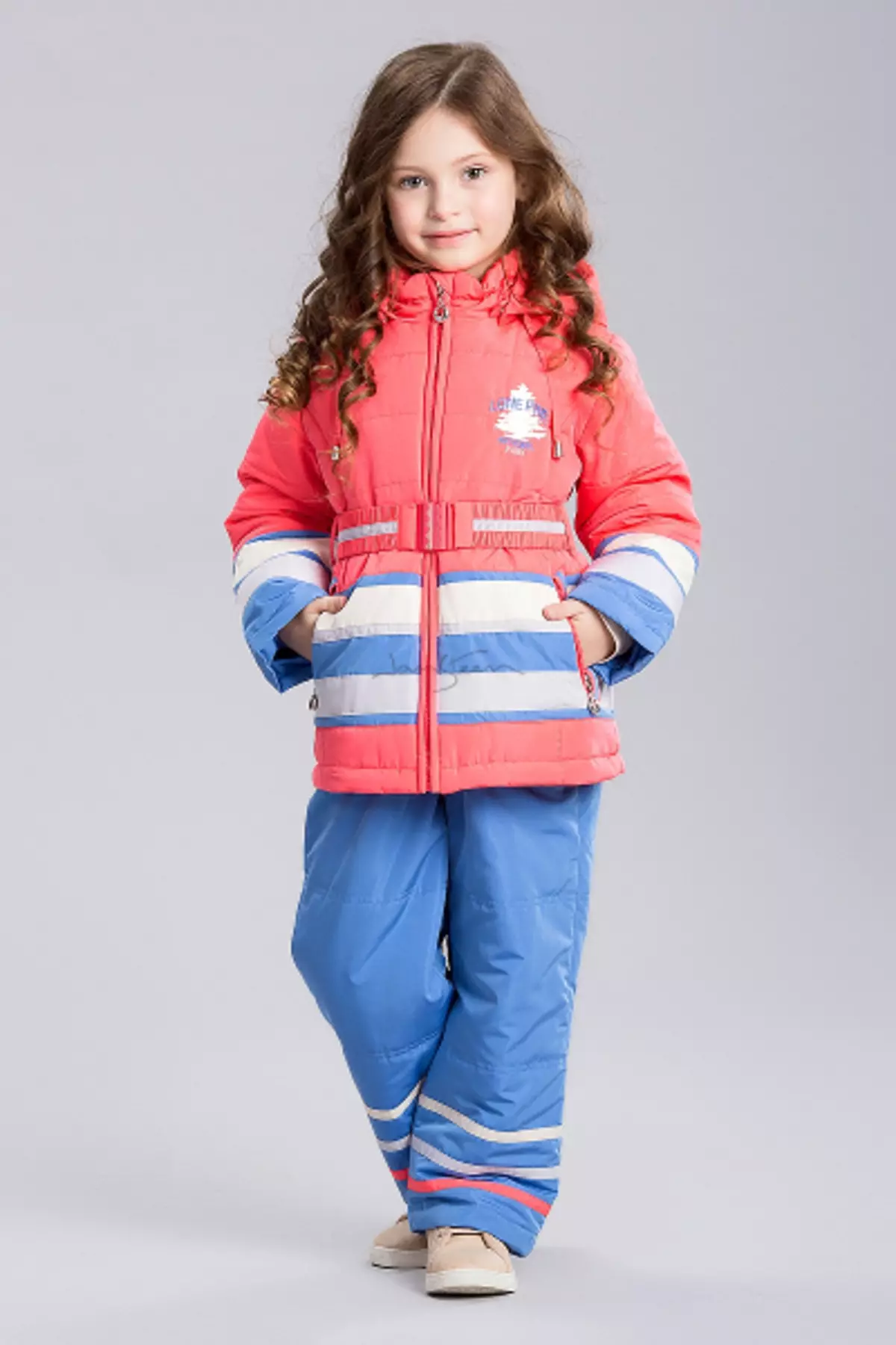Bilimi (38 zdjęć): odzież dziecięca, zestawy zimowe i kombinezon, deszczowy i kurtki, marki 3802_36