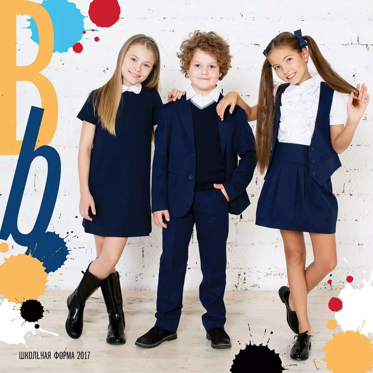 Button Blue (120 foto): Veshje të lehta për fëmijë, windbreakers dhe lodra, uniformë shkollore për vajzat dhe swimsuits, shqyrtime rreth cilësisë 3805_13
