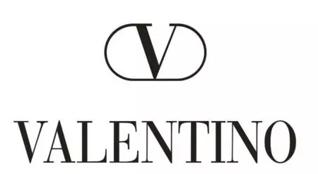Valentino (147 Fotos): Kollektion rot Valentino, Taschen, Turnschuhe und Turnschuhe, Schuhe und Sandalen, Frauenkleider und Parfüm, Markenbewertungen 3811_32