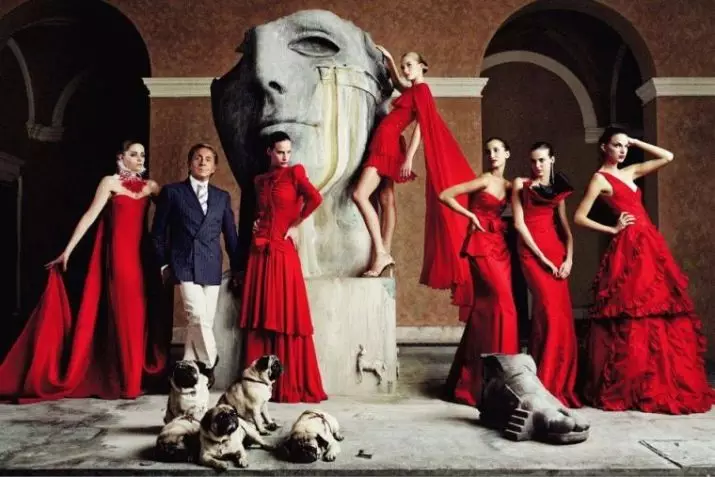 Valentino (147 zdjęć): Kolekcja Red Valentino, torby, trampki i trampki, buty i sandały, sukienki damskie i perfumy 3811_63