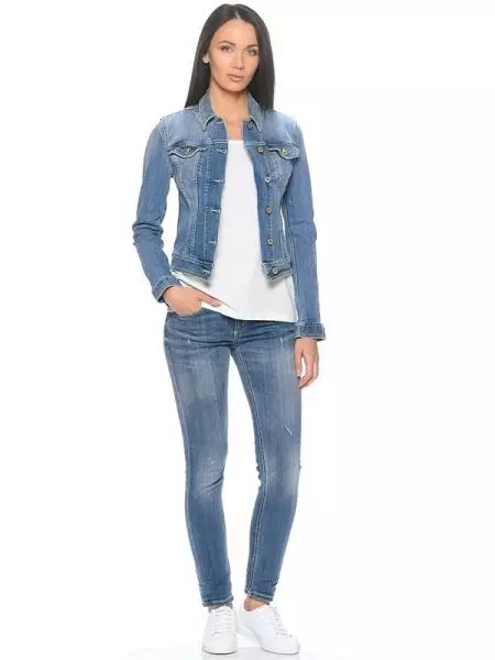 Blugirl (75 foto): borse e abiti, jeans e giacche, zaino e cappotto per l'estate 2021 da una controllata di un marchio Blumarine 3812_45