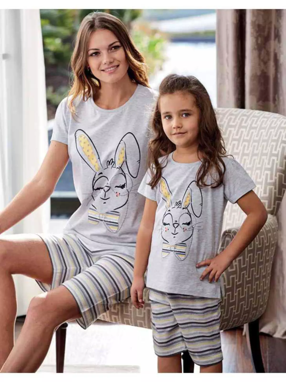 Baykar (72 Photos): Baby Linen, Dimensional Mesh, Pijama, hlačke in oblačila za dekleta iz Turčije, Ocene kakovosti 3813_22