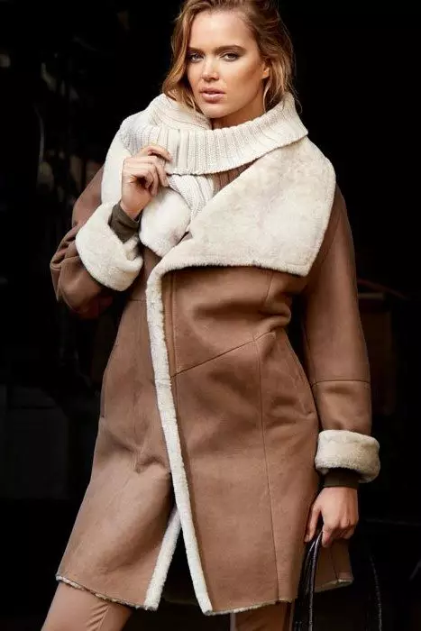 Dişi Sheepskins (173 Fotoğraf): Sezon 2021 Moda Trendleri, Bu Yılın Şık Modelleri, Elena Kürklerinden Koyun Koyunları 381_20