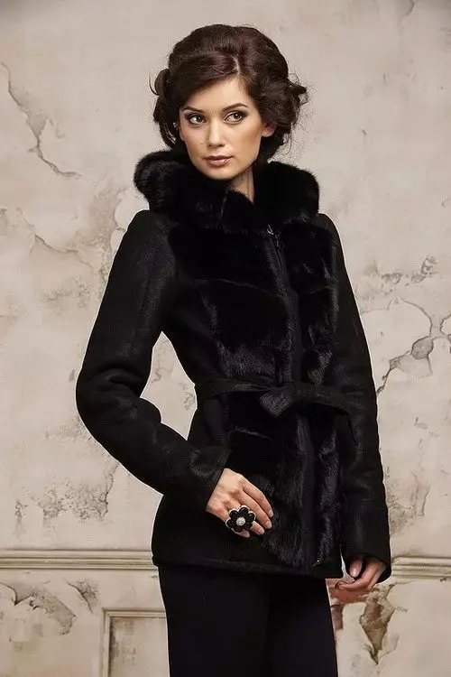 Dişi Sheepskins (173 Fotoğraf): Sezon 2021 Moda Trendleri, Bu Yılın Şık Modelleri, Elena Kürklerinden Koyun Koyunları 381_32