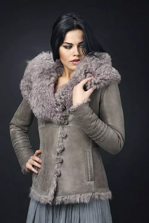 Dişi Sheepskins (173 Fotoğraf): Sezon 2021 Moda Trendleri, Bu Yılın Şık Modelleri, Elena Kürklerinden Koyun Koyunları 381_70