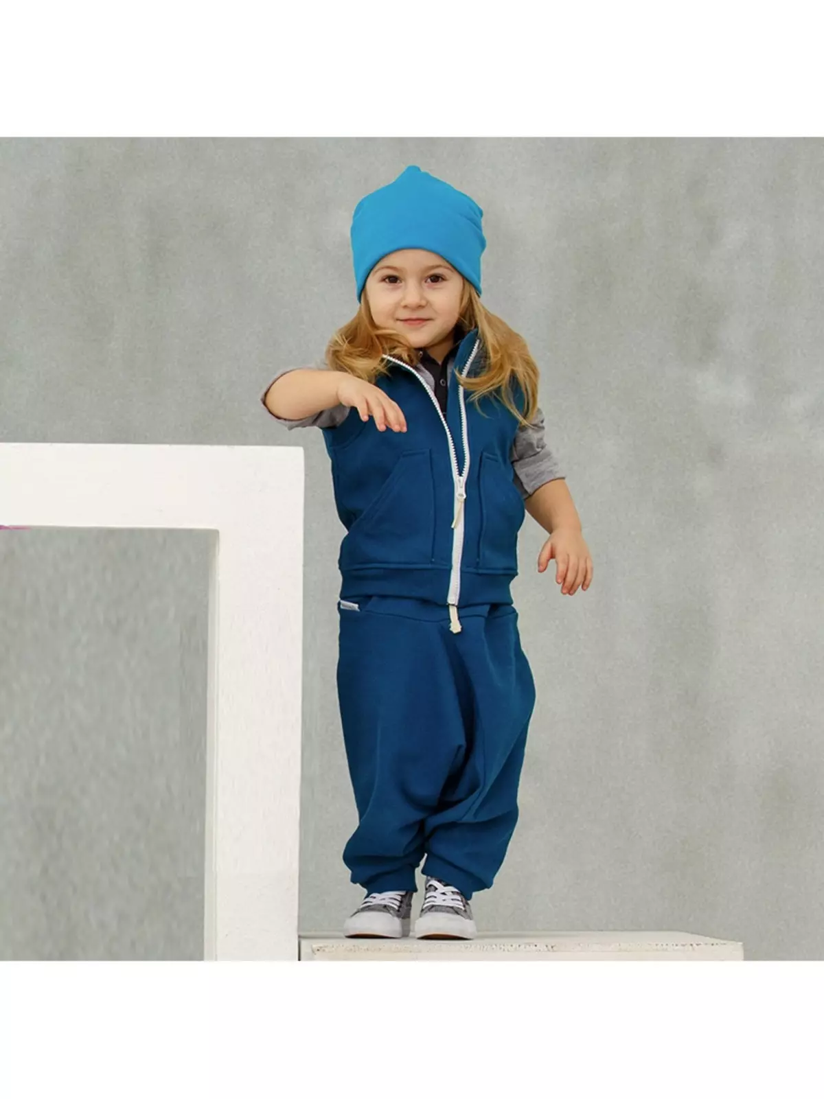 Bambinizon (51 снимки): гащеризон и други детски дрехи, качество на качеството 3841_23