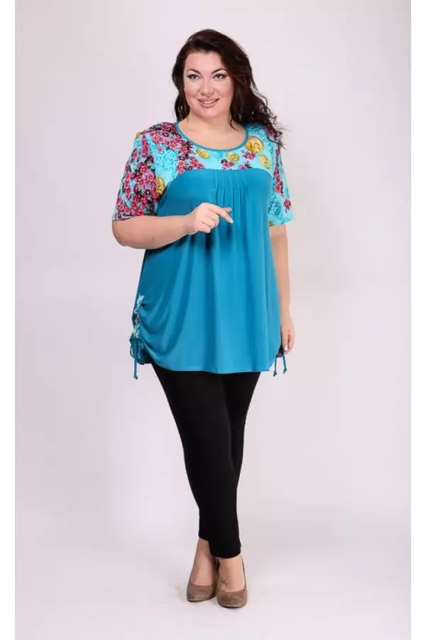 Marischi-ukuran ukuran ukuran (49 foto): Blus modis lan tunic, breeches lan busana kanggo wanita mewah 3877_15