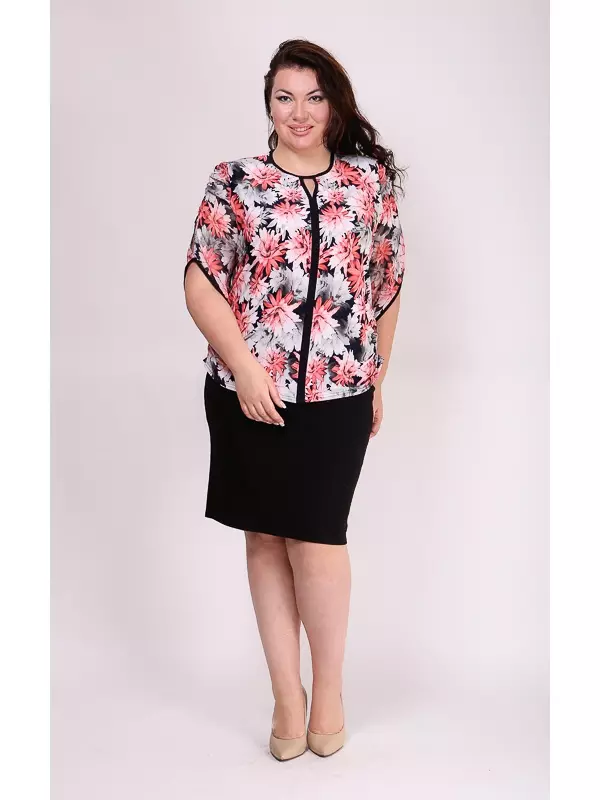 Marischi-ukuran ukuran ukuran (49 foto): Blus modis lan tunic, breeches lan busana kanggo wanita mewah 3877_22