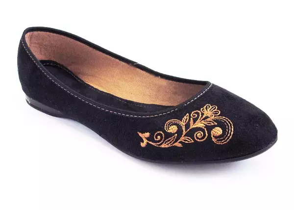 I-Belsta (Izithombe ezingama-31): Izicathulo, Slippers and Shoe Shoe Factory 3890_22