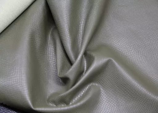 Fabric Polüuretaan: Mis see materjal on? Polüuretaani kompositsioon ja omadused, kanga omadused kohandamise ja kottide, jakid ja seelikud 3895_12