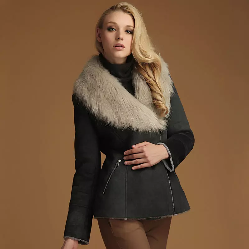 Sheepskins lixeiros de mulleres (44 fotos): Modelos finos para o outono e na primavera, o que é, chaqueta-cobre, luz, comentarios 389_12