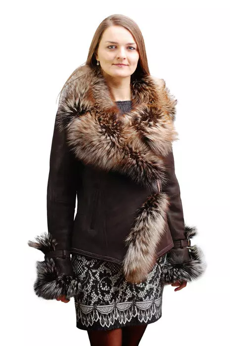 Жіночі полегшені дублянки (44 фото): тонкі моделі на осінь і на весну, що це таке, куртка-дублянка, легка, відгуки 389_15