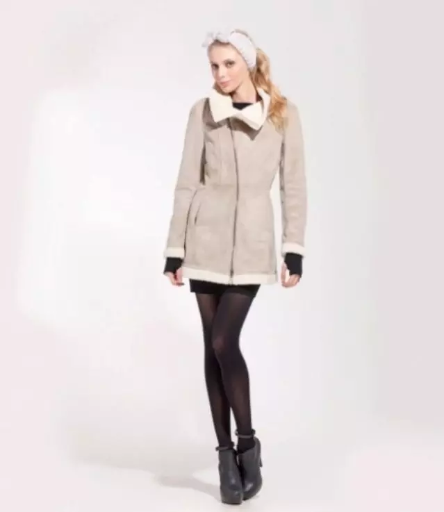 Sheepskins leggeri da donna (44 foto): modelli sottili per l'autunno e in primavera, che cos'è, giacca-coperture, luce, recensioni 389_27