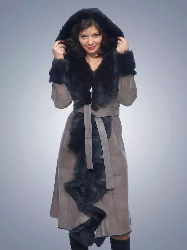 Sheepskins leves de mulheres (44 fotos): modelos finos para outono e na primavera, o que é, capas de jaqueta, luz, comentários 389_31