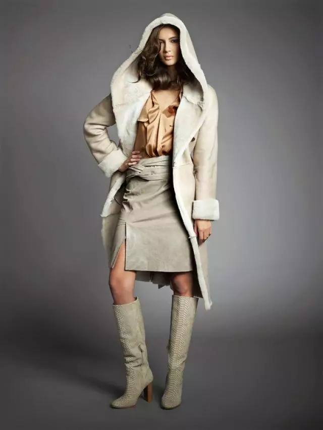 Sheepskins ligeros de mujer (44 fotos): Modelos delgados para otoño y en la primavera, lo que es, cubierta de chaquetas, luz, comentarios 389_5