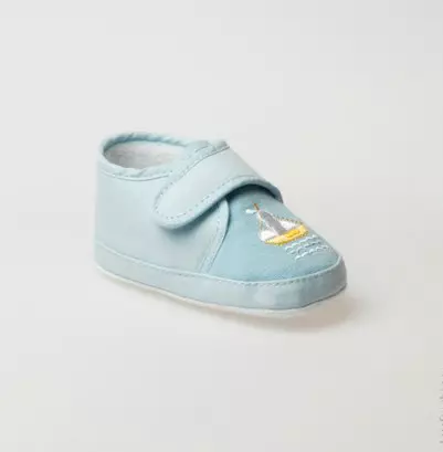 Kotofey (56 fotos): zapatos para niños, malla dimensional, zapatillas y sandalias 3908_46