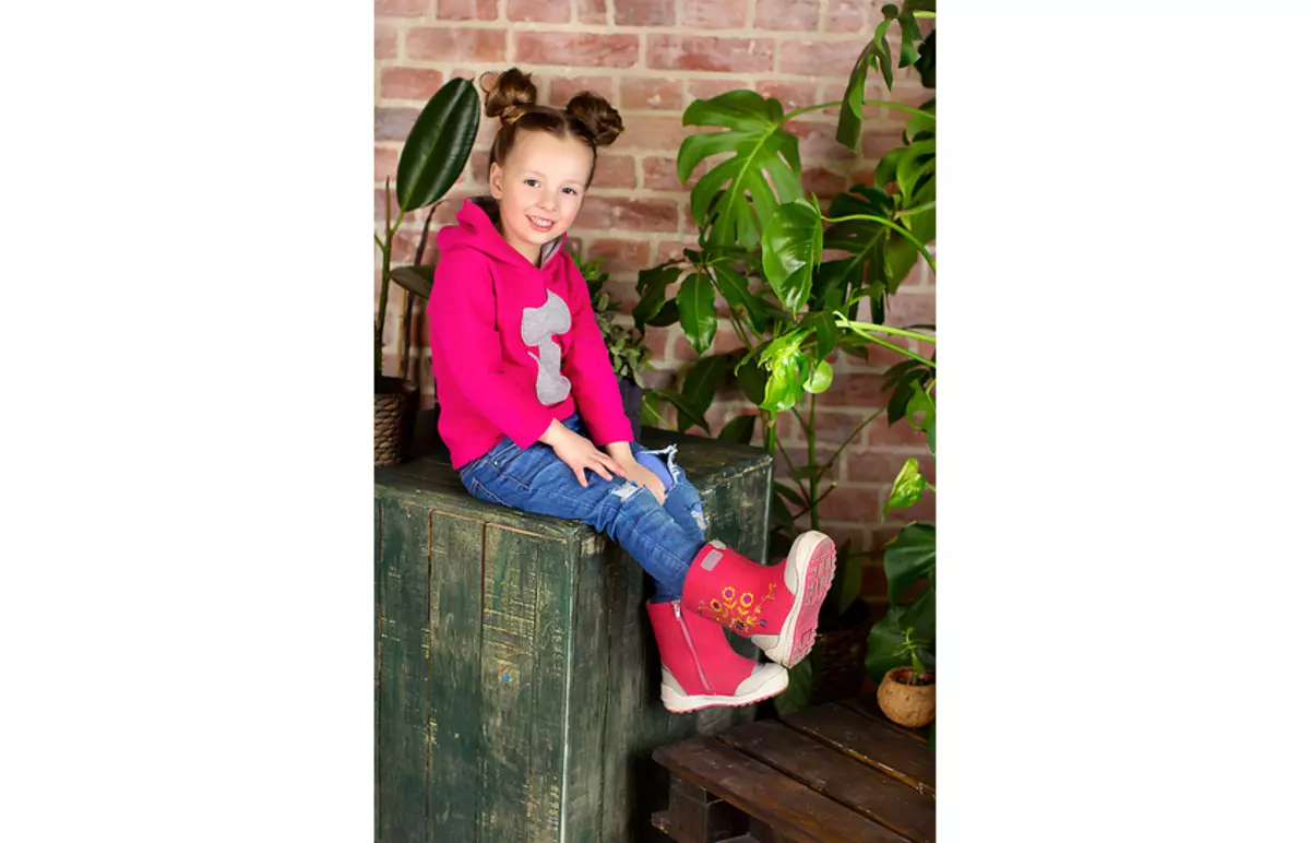 Kotofey (56 fotos): zapatos para niños, malla dimensional, zapatillas y sandalias 3908_54