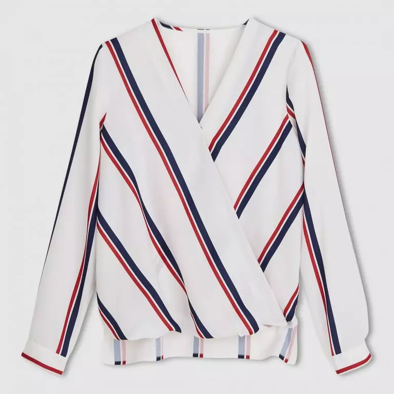 Patroon van blouses (75 foto's): Hoe gemakkelijk en snel naaien met hun eigen handen Zomer uit Chiffon, Master Class for Novice Mouwloze modellen 3916_19