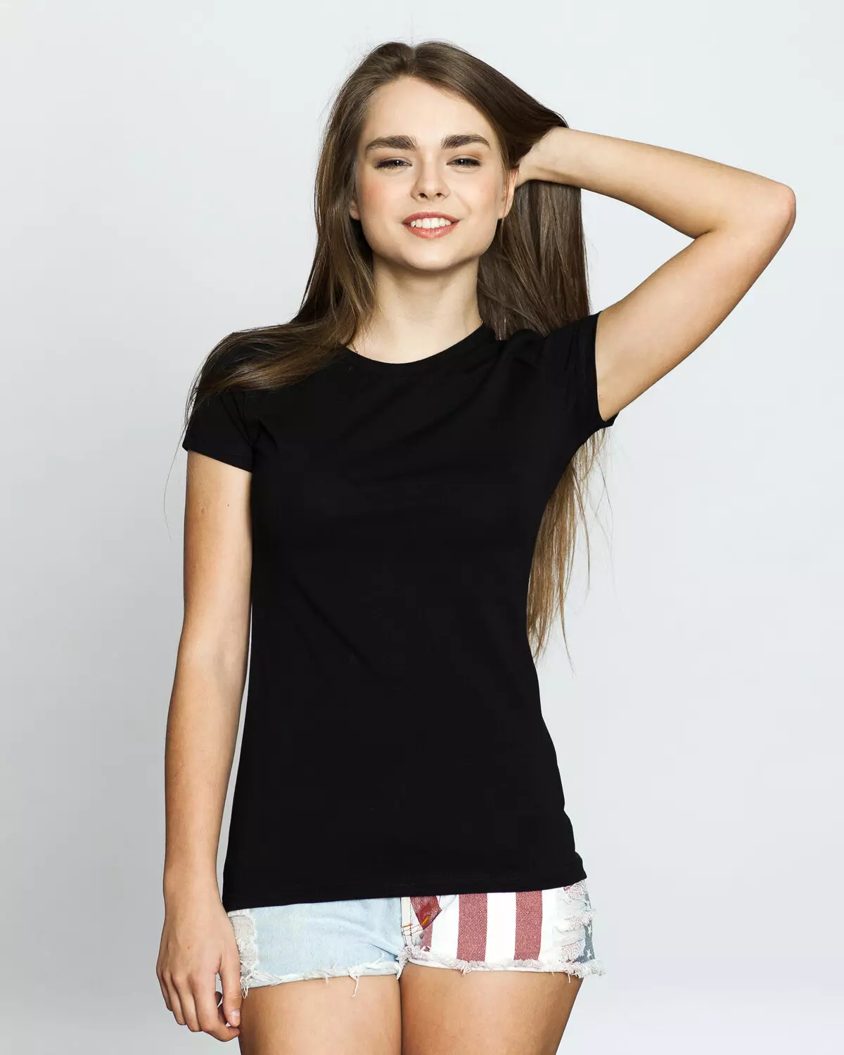 Modello di T-shirt da donna (81 foto): Come cucire da maglieria con le tue mani, una maglietta da abbigliamento e un trituratore per principianti 3919_7