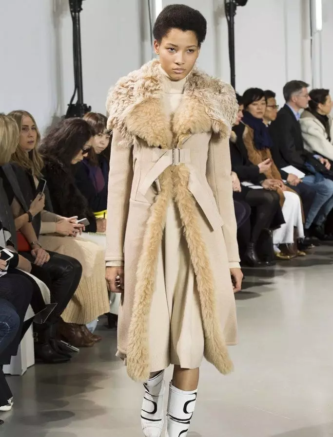 Femei Suckers (155 fotografii): Ce este aceasta, tendințele de modă 2021-2022, modele elegante, de la acnee, Kerimov, Burberry, tipuri de haina 391_102