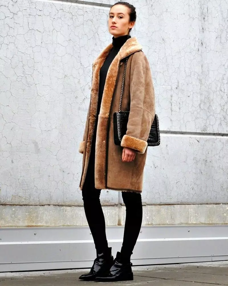 Femei Suckers (155 fotografii): Ce este aceasta, tendințele de modă 2021-2022, modele elegante, de la acnee, Kerimov, Burberry, tipuri de haina 391_13