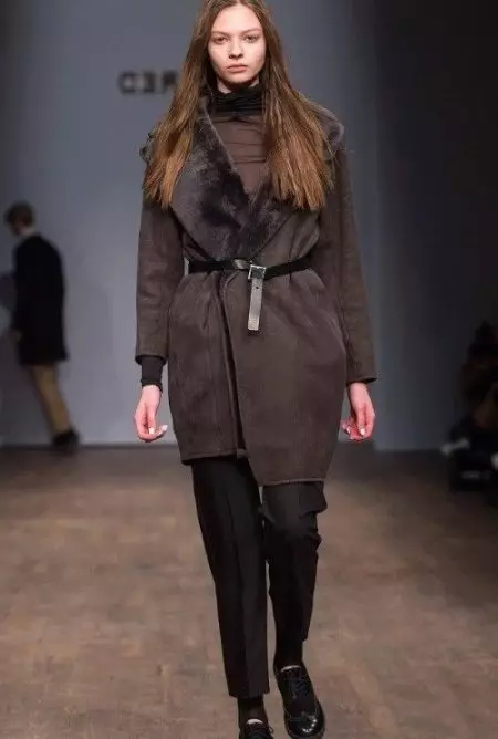 Female suckers (155 photos): What is this, fashion trends 2021-2022, stylish models, from acne, Kerimov, Burberry, Types of coat 391_148
