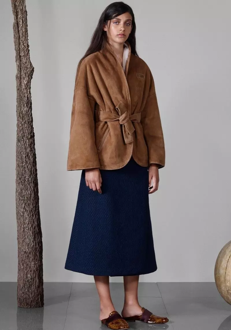 Femei Suckers (155 fotografii): Ce este aceasta, tendințele de modă 2021-2022, modele elegante, de la acnee, Kerimov, Burberry, tipuri de haina 391_69