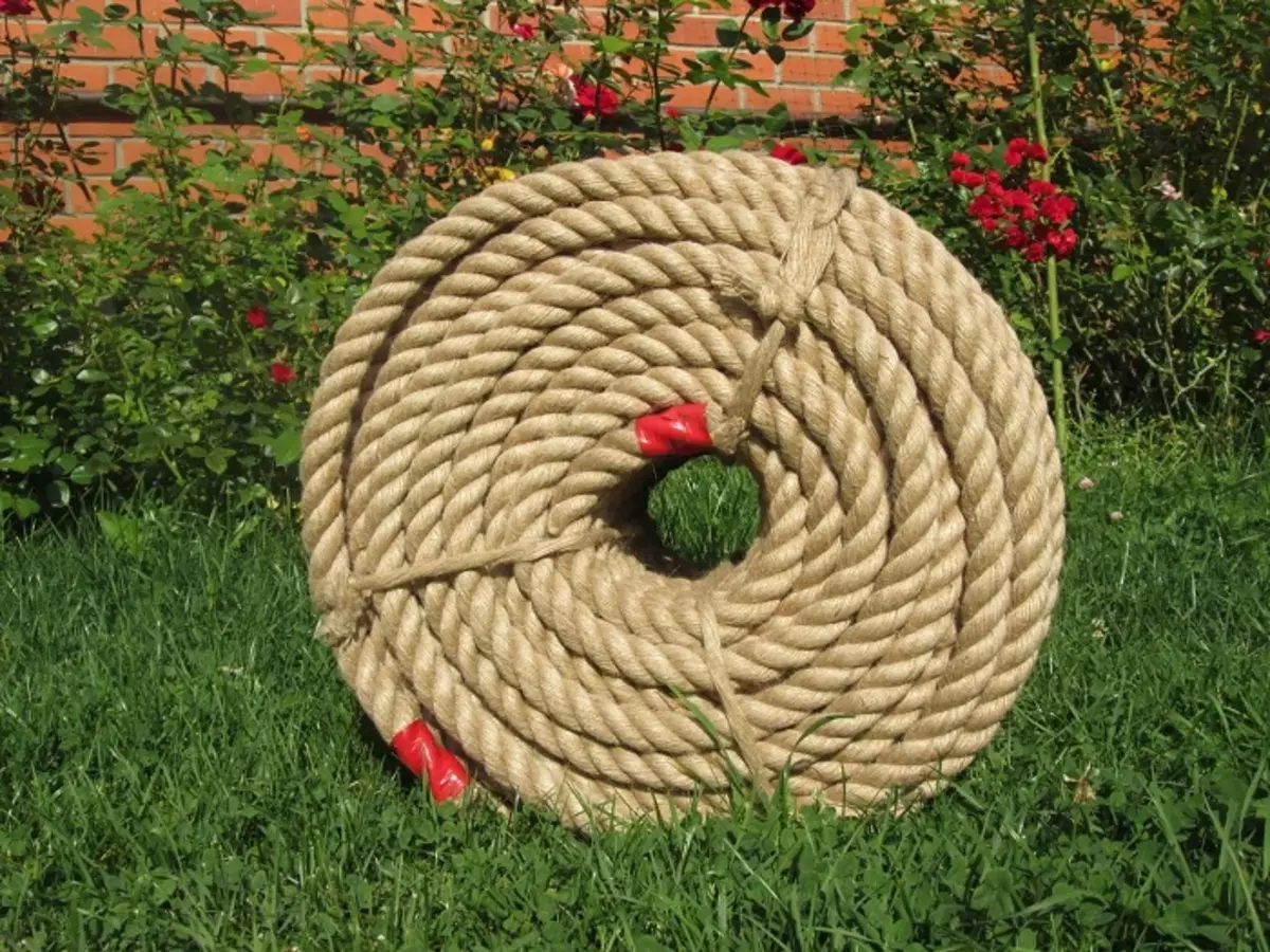 jute (40 ຮູບ): ວັດສະດຸນີ້ແມ່ນຫຍັງ? ສິ່ງທີ່ເຮັດໃຫ້? ການຜະລິດຜ້າແພແລະຜ້າໃບ, ເສັ້ນໃຍ, ເສັ້ນໃຍແລະຕາຂ່າຍໄຟຟ້າ, ຕົວເລືອກຜະລິດຕະພັນ 3930_19