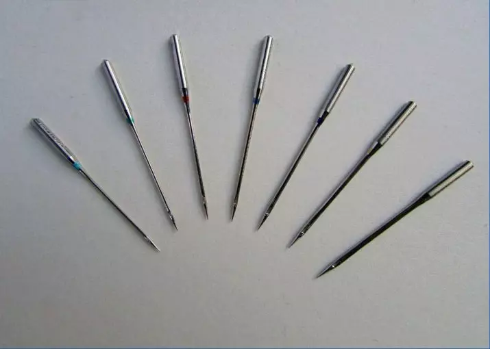 Overlock Agujas: ¿Cómo insertar una placa de aguja en la capa? ¿Qué agujas son adecuadas y cómo reemplazarlas? Descripción y secretos de elección. 3933_5