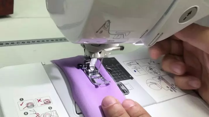 Máquinas de costura (73 fotos): Como escolher uma boa máquina de costura? Como usar? O princípio da maquinaria doméstica, proprietária Reviews 3941_53