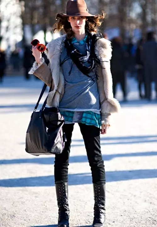 ایتالیایی پوشش (45 عکس): مدل های زمستانی زنان شیک، مارک ها، کارنلی، اندازه بزرگ 394_42