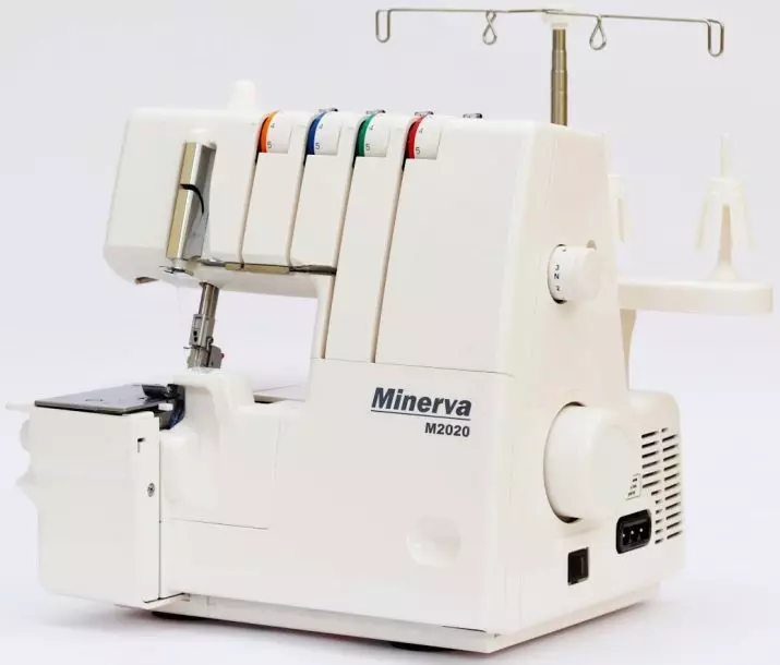 Macchine per cucire Minerva e Overlock: Decorexpert, M32G e modelli con azionamento del piedino. Produttore Paese e recensioni Recensioni 3953_17
