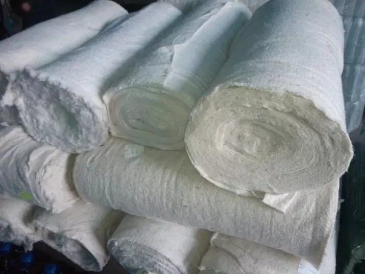 Памук (45 фотографија): Својства густе памучне тканине, танки пољски 100% памук, врсте материјала и његове разлике од лана. Шта ако памук седи након прања? 3975_4