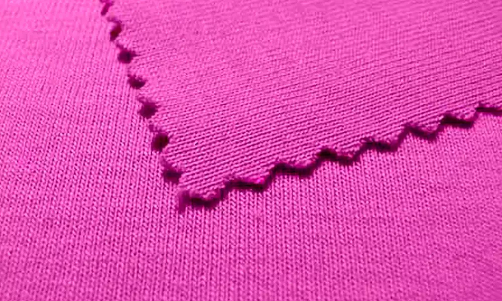 Блокирам ткаенина (38 слики): Што е тоа и што е шиење од него? Состав и опис на материјалот, осврти 3991_2