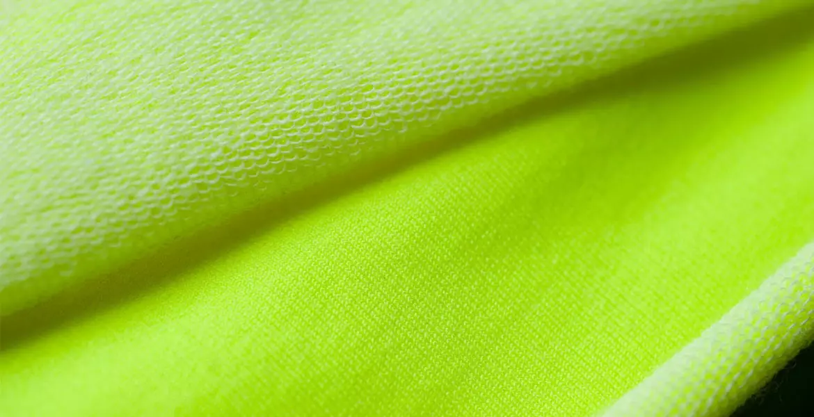 Блокирам ткаенина (38 слики): Што е тоа и што е шиење од него? Состав и опис на материјалот, осврти 3991_28