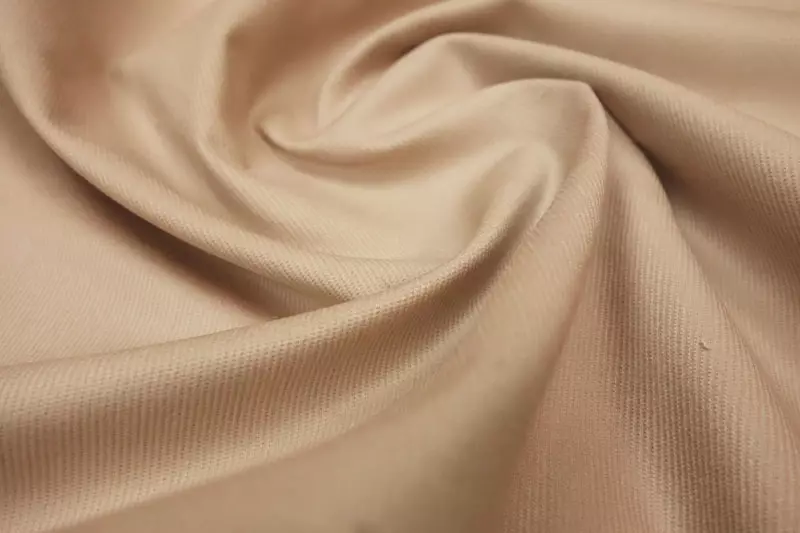 Velvet (43 fotiek): Čo je to tkanina? Ako obnoviť materiál? Vlastnosti nábytku textilu. Zloženie a vlastnosti. Charakteristiky mikropodnikov 3993_22