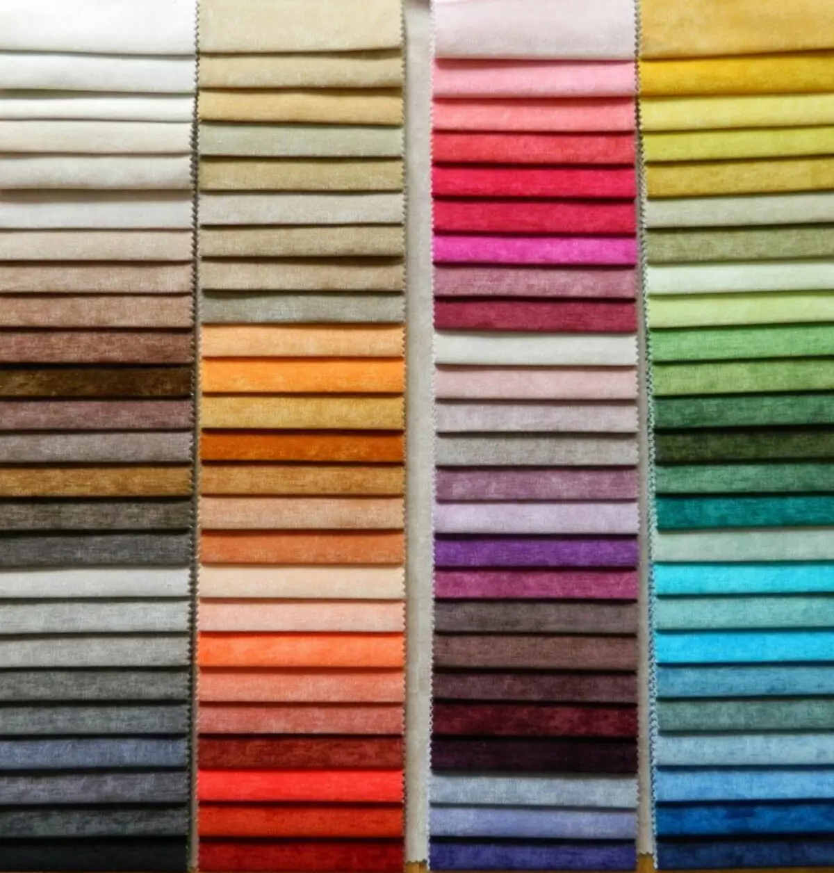 天鹅绒（43张照片）：这个面料是什么？如何恢复材料？家具纺织品的特点。组成和性质。微电池的特征 3993_7